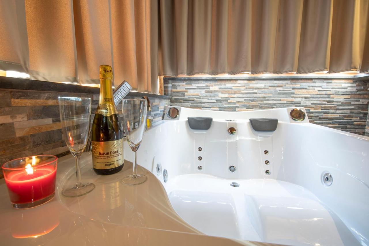 Virtus Prestige - Rooms & Apartments Rome Buitenkant foto